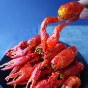 潜江正宗油焖小龙虾：一个八级厨师的经历
