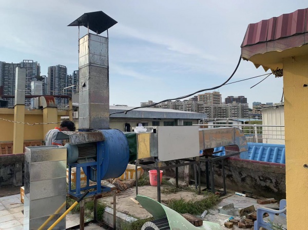 东莞市烧烤店离心风机维修更换油烟管道制作设计